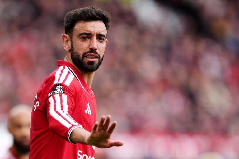 Bruno Fernandes wins PFA Player of the Year Bruno Fernandes wins PFA Player of the Year