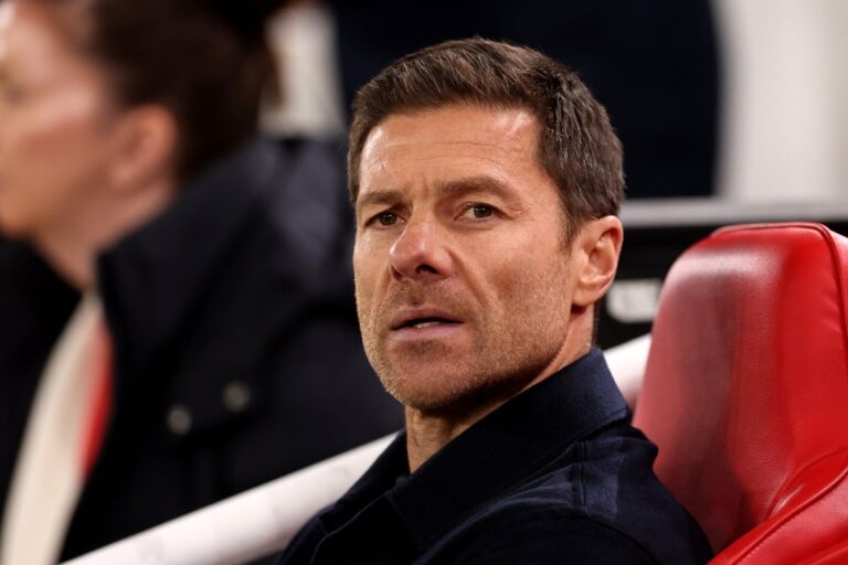 Estevao: Xabi Alonso is facing his first Chelsea crisis and it could lead to the unthinkable